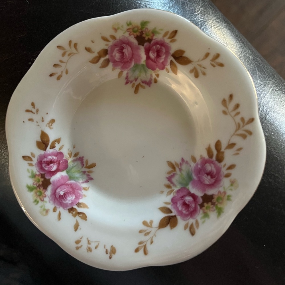 SAJI made in Japan fine china 4 1/2” sauce plate. Made between 1945-1952 vintage